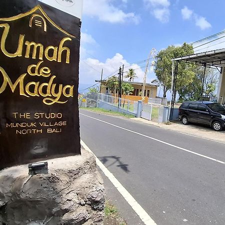 Umah De Madya & Rooftop De Madya Munduk Exterior foto